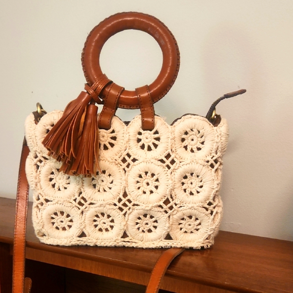 Handcrafted Crochet Bag with Leather Accents